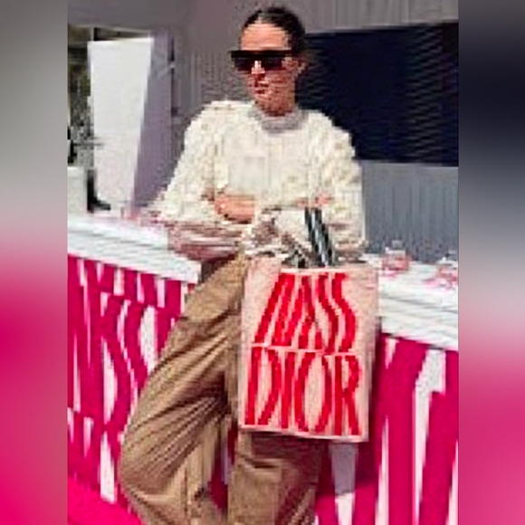 RARE!!  DIOR 2024 Tote Bag - Picture 6 of 6